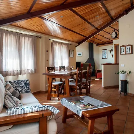 Apartament Cadi- Moixero Apartment *